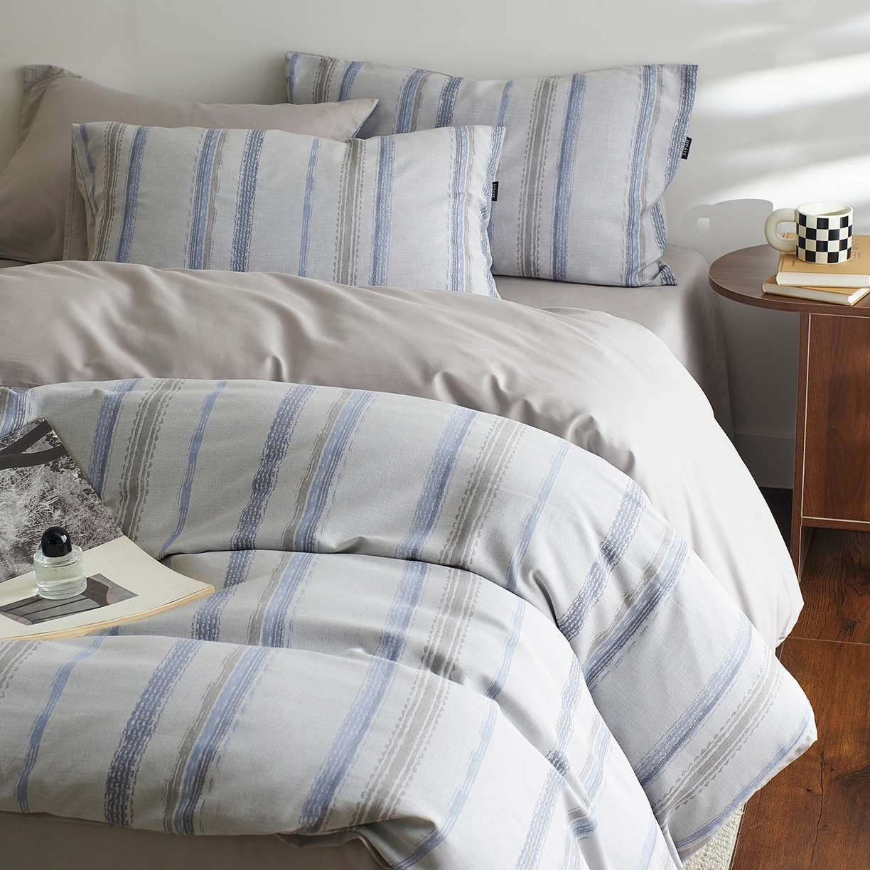 91家纺网 家纺一手货源 找家纺 XIWEN-希文家纺 2026新款春夏全棉云柔60s大提花四件套 半岛日记