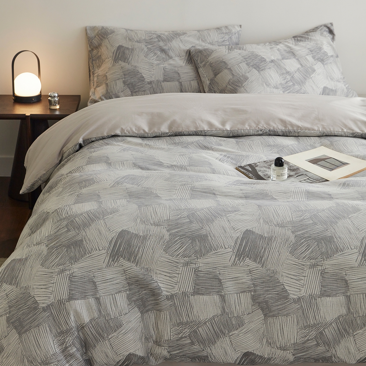 91家纺网 家纺一手货源 找家纺 XIWEN-希文家纺 2026新款春夏全棉云柔60s大提花四件套 织梦-灰