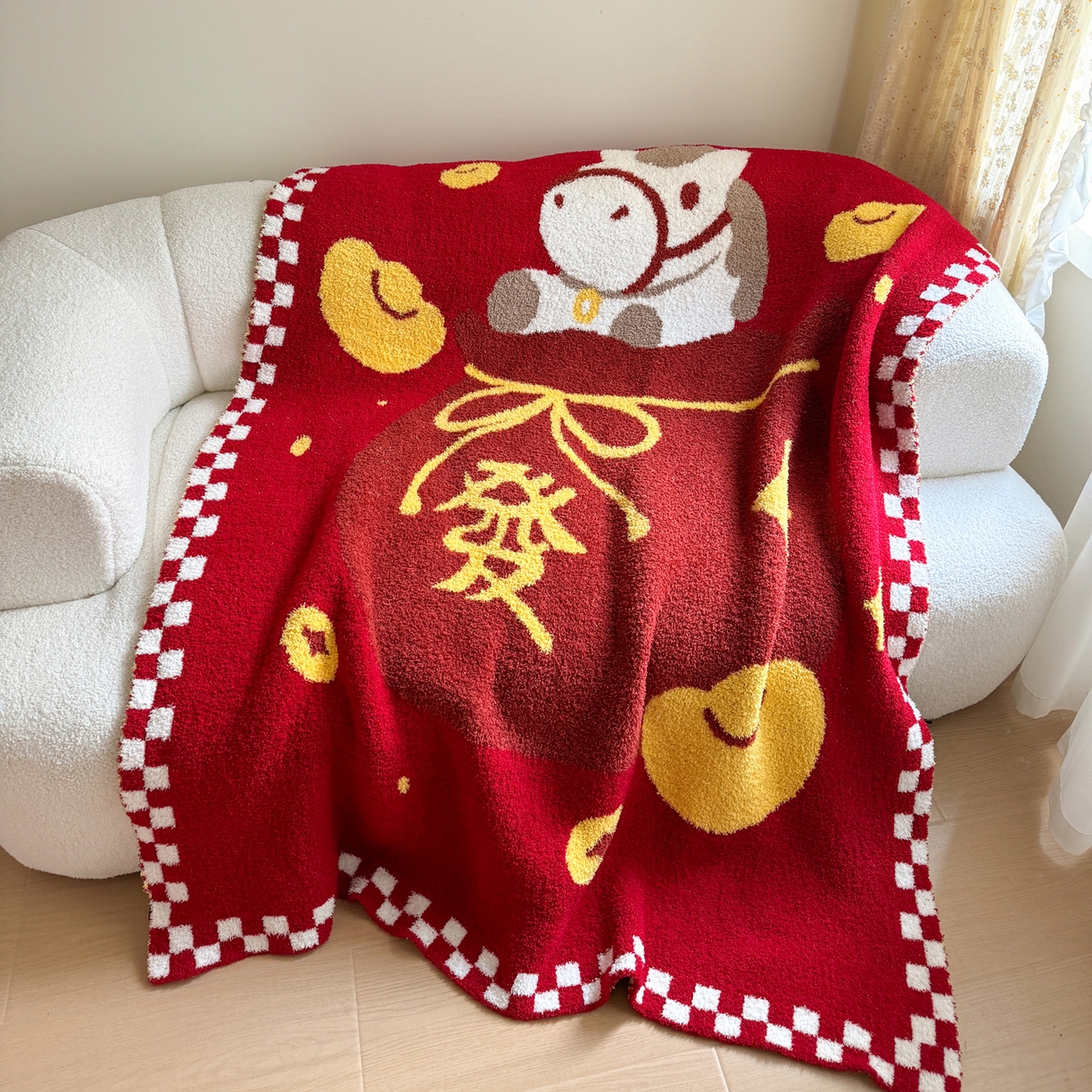 91家纺网 家纺一手货源 找家纺 丹本家纺 2025新款A类结婚订婚红双喜半边绒流苏吊坠毛毯绒毯盖毯手工针织毯 喜上加喜