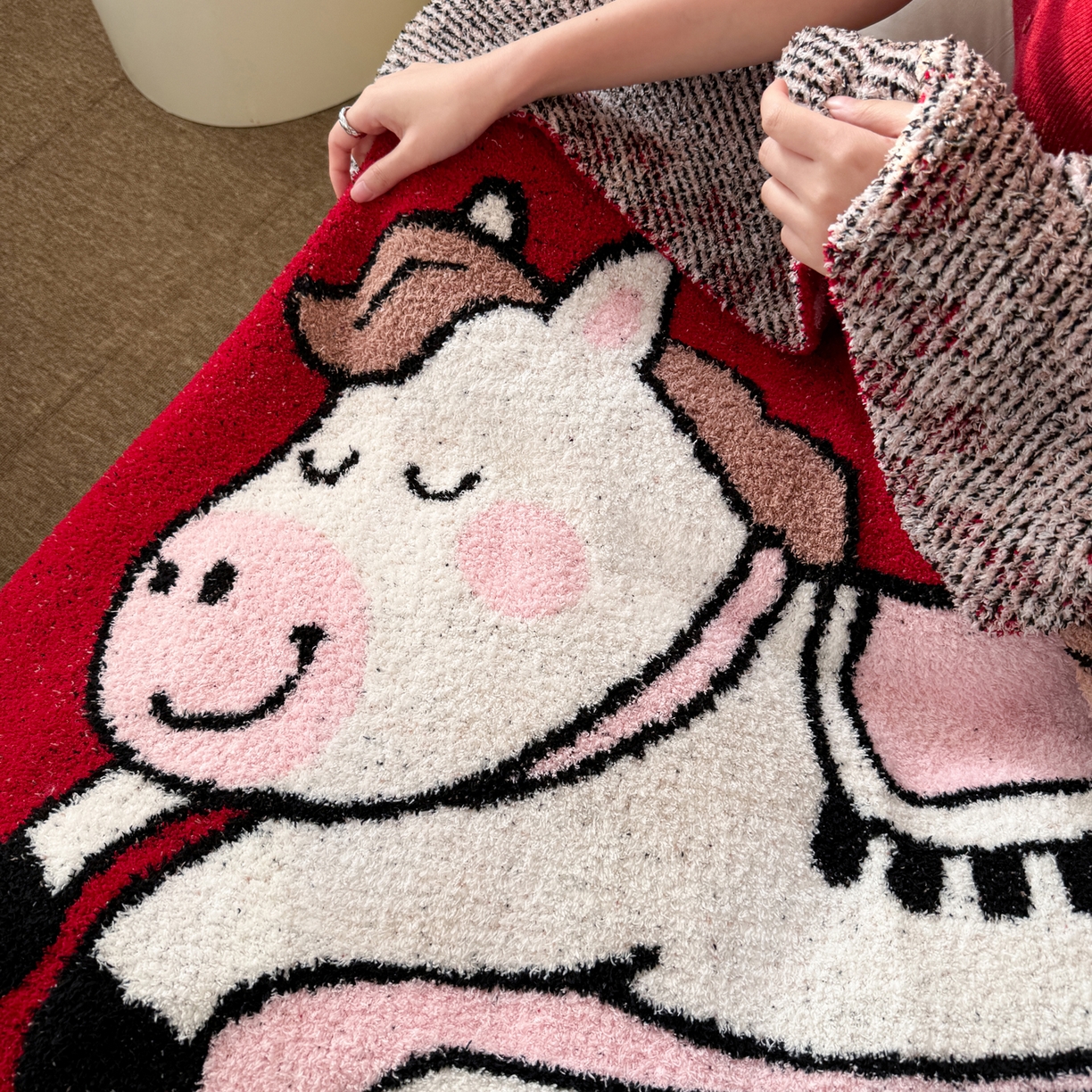 91家纺网 家纺一手货源 找家纺 丹本家纺 2026新款A类软糯半边绒毛毯毯子马年暖心针织毯 麻将马