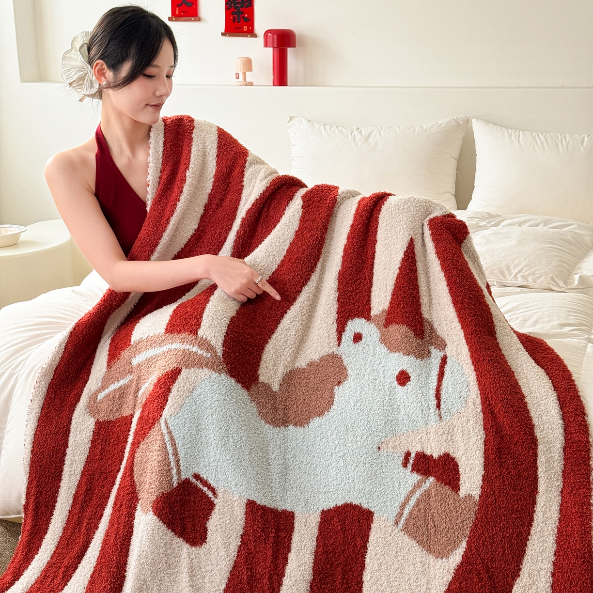 91家纺网 家纺一手货源 找家纺 丹本家纺 2026新款A类软糯半边绒毛毯毯子马年暖心针织毯 小马独角兽