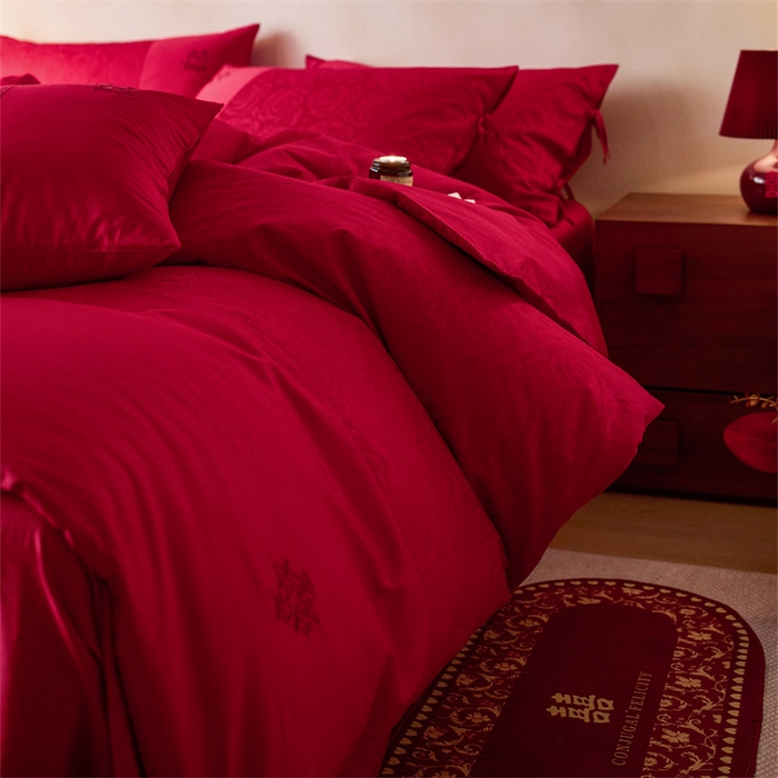 91家纺网 家纺一手货源 找家纺 宏羽纺家纺 2025新款小红书热卖款仿丝棉提花时尚婚庆系列四件套多件套 唯爱