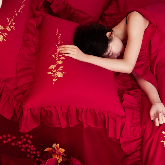 91家纺网 家纺一手货源 找家纺 宏羽纺家纺 2025新款小红书热卖款仿丝棉提花时尚婚庆系列四件套多件套 倾心