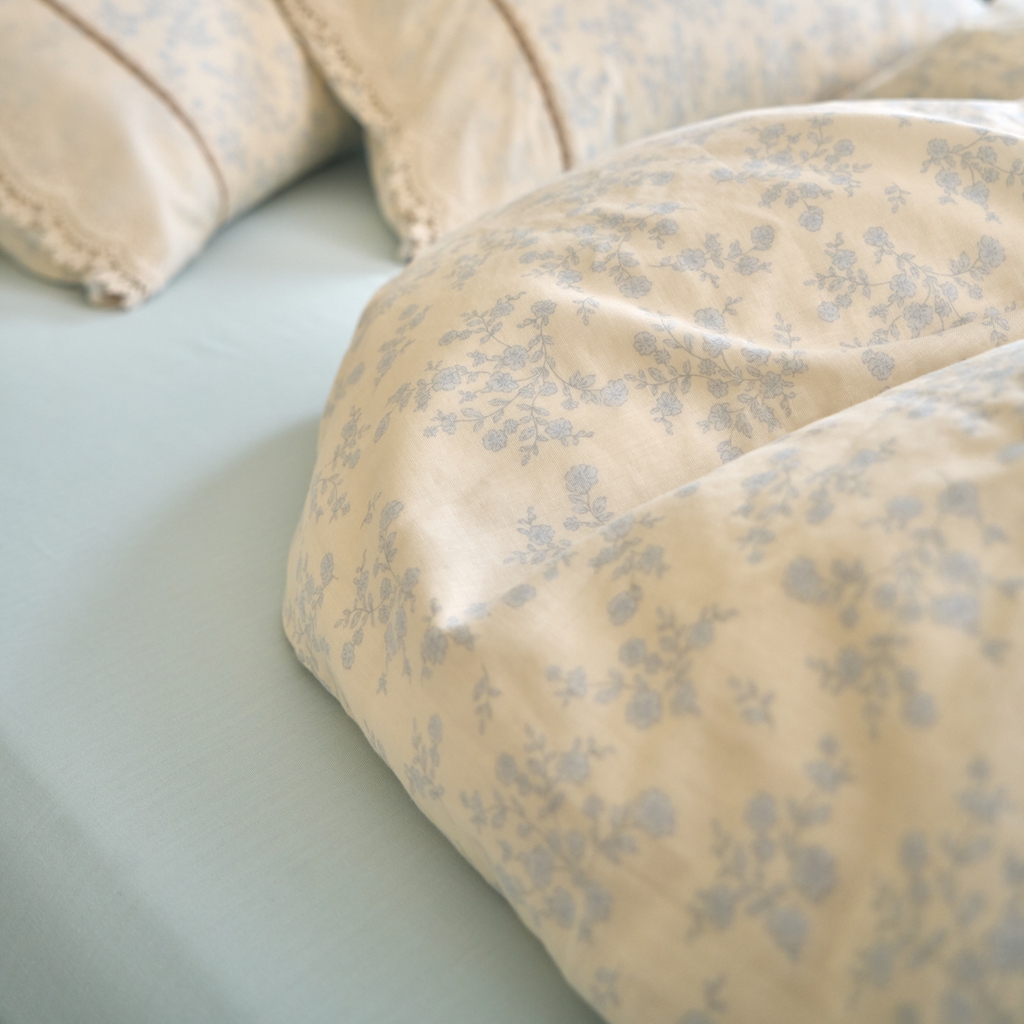 91家纺网 家纺一手货源 找家纺 洋铭区（原狠狠爱） 2026新款全棉纯棉双层纱刺绣蕾丝花边件套 蓓蕾兰花