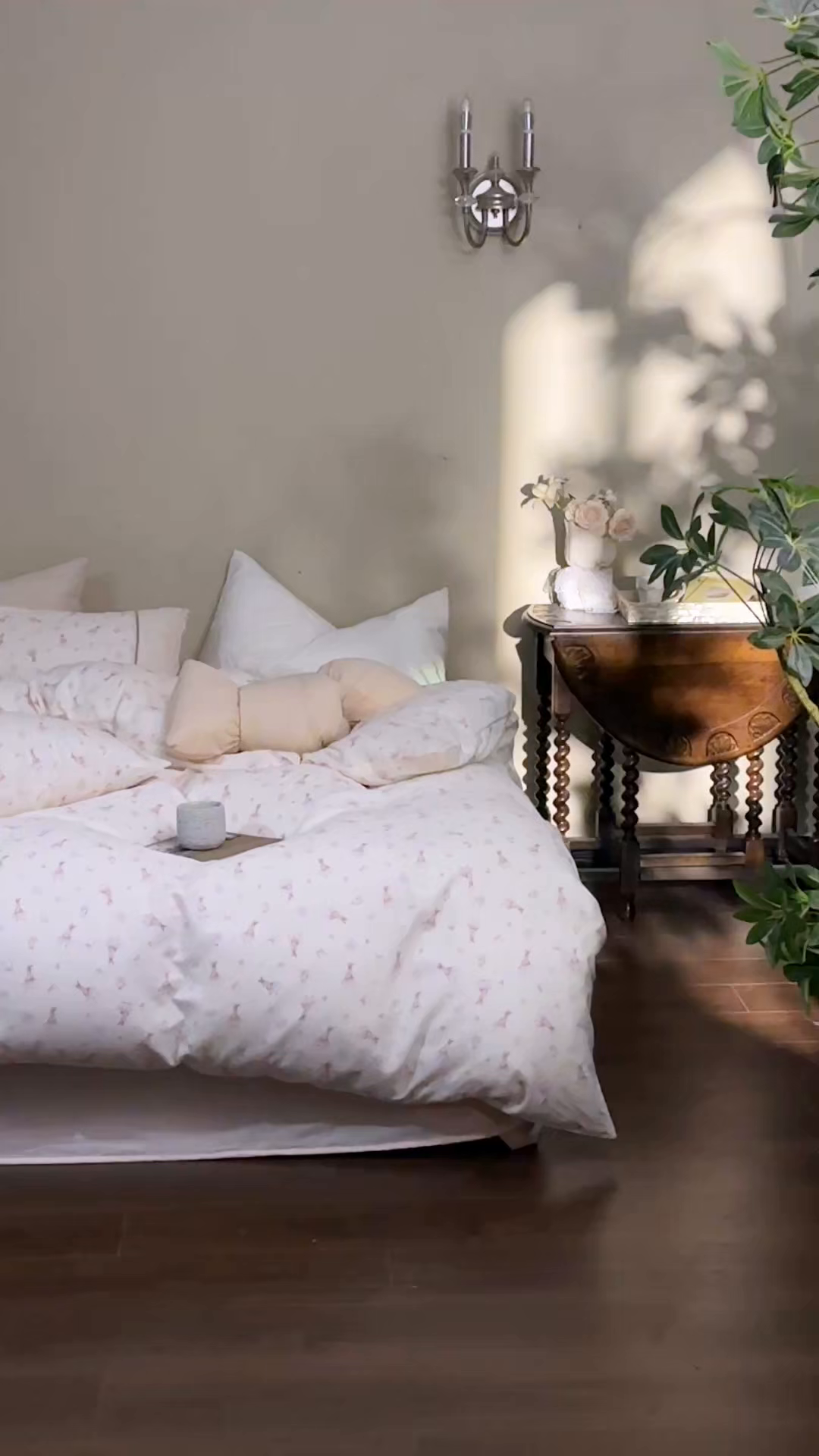 91家纺网 家纺一手货源 找家纺 洋铭区（原狠狠爱） 2026新款全棉纯棉双层纱刺绣蕾丝花边件套 蝴蝶粉兔