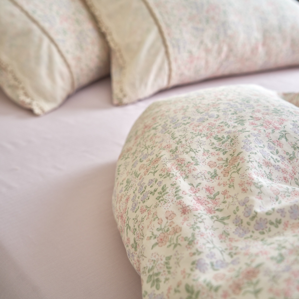 91家纺网 家纺一手货源 找家纺 洋铭区（原狠狠爱） 2026新款全棉纯棉双层纱刺绣蕾丝花边件套 花语香香