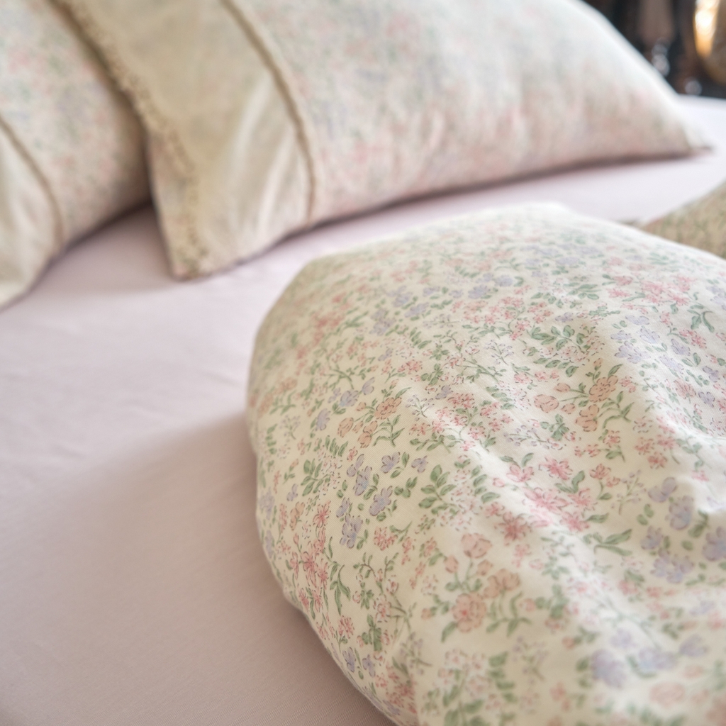 91家纺网 家纺一手货源 找家纺 洋铭区（原狠狠爱） 2026新款全棉纯棉双层纱刺绣蕾丝花边件套 花语香香