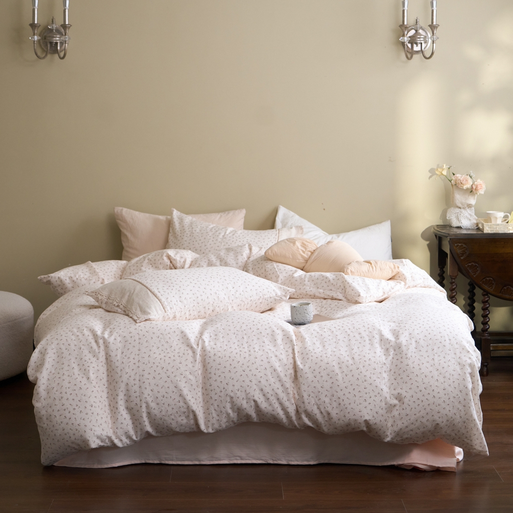 91家纺网 家纺一手货源 找家纺 洋铭区（原狠狠爱） 2026新款全棉纯棉双层纱刺绣蕾丝花边件套 甜甜小花