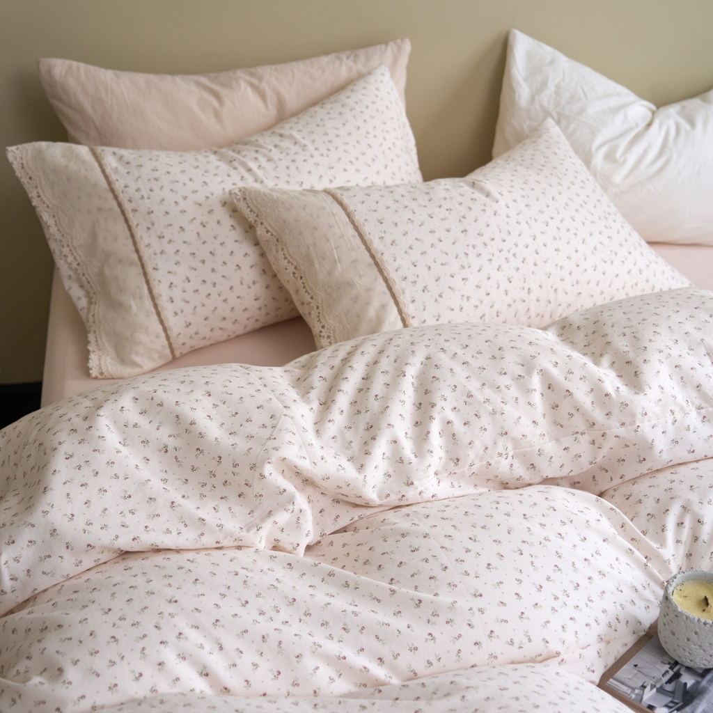 91家纺网 家纺一手货源 找家纺 洋铭区（原狠狠爱） 2026新款全棉纯棉双层纱刺绣蕾丝花边件套 甜甜小花