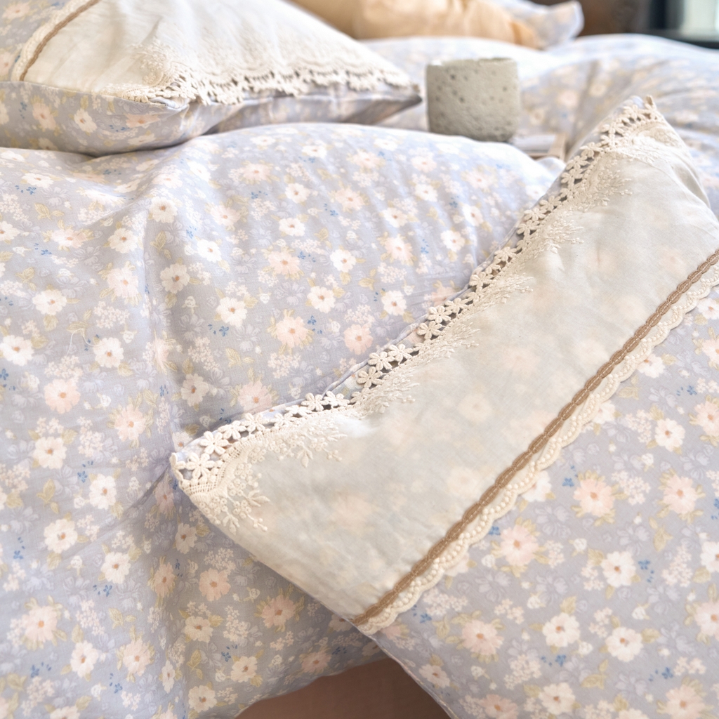 91家纺网 家纺一手货源 找家纺 洋铭区（原狠狠爱） 2026新款全棉纯棉双层纱刺绣蕾丝花边件套 小兰雏菊