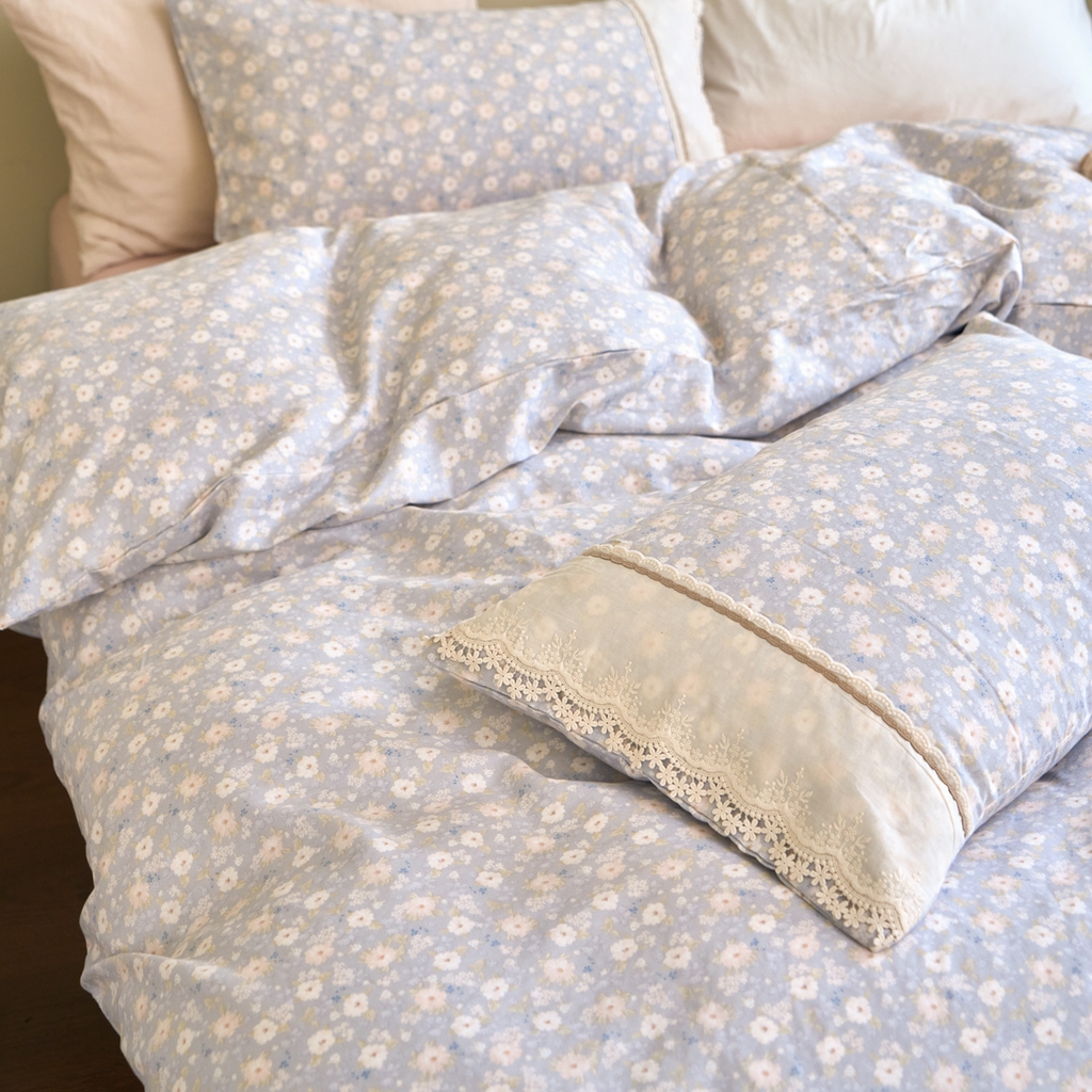 91家纺网 家纺一手货源 找家纺 洋铭区（原狠狠爱） 2026新款全棉纯棉双层纱刺绣蕾丝花边件套 小兰雏菊