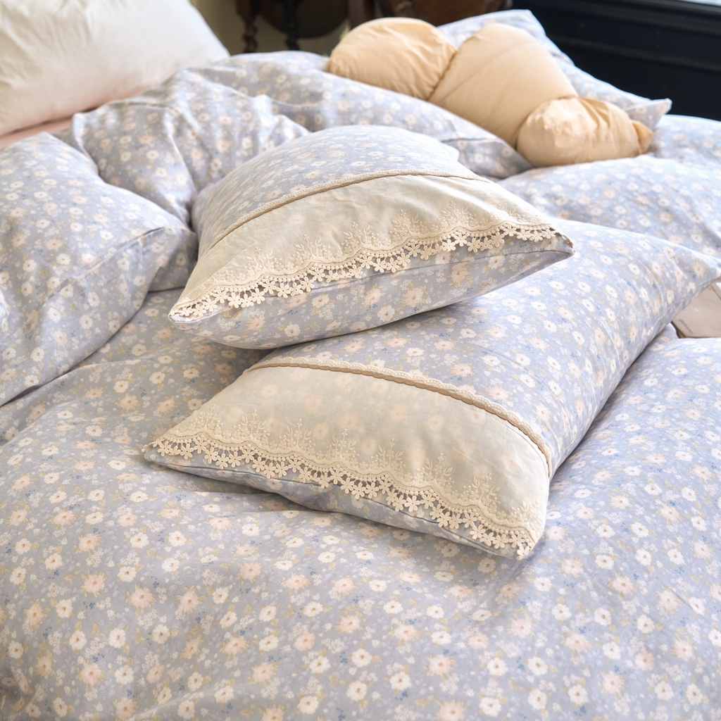 91家纺网 家纺一手货源 找家纺 洋铭区（原狠狠爱） 2026新款全棉纯棉双层纱刺绣蕾丝花边件套 小兰雏菊