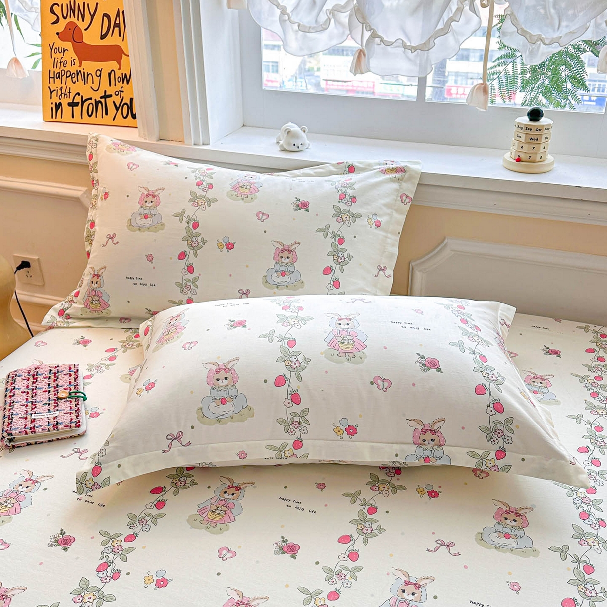 91家纺网 家纺一手货源 找家纺 涵宸家纺 2026新款亲肤舒适全棉印花单枕套-68系列 总 枕套-草莓小兔