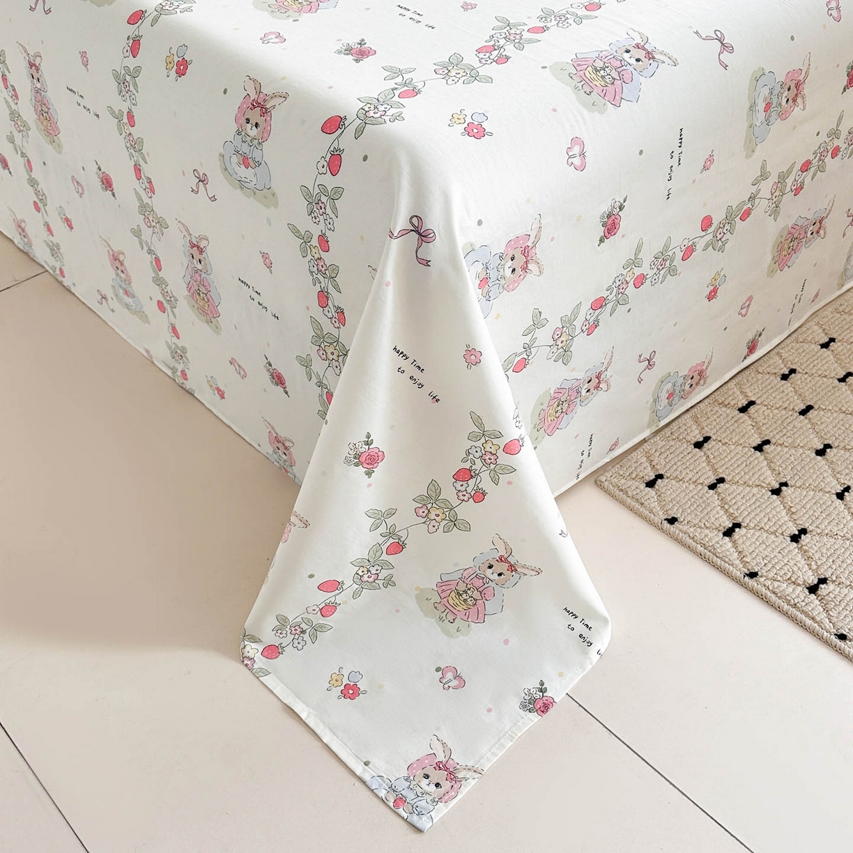 91家纺网 家纺一手货源 找家纺 涵宸家纺 2026新款亲肤舒适全棉印花单床单-68系列 总 床单-草莓小兔