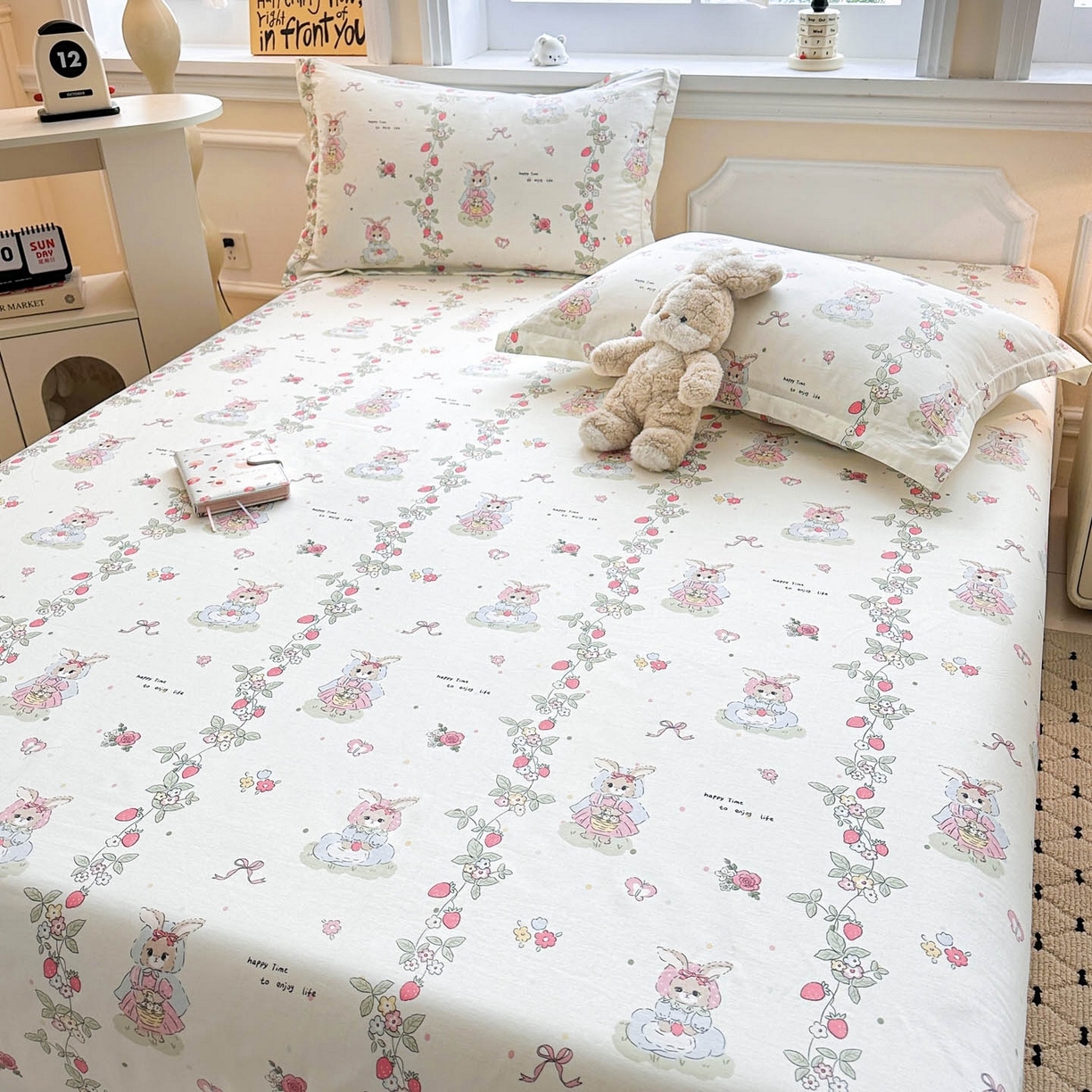 91家纺网 家纺一手货源 找家纺 涵宸家纺 2026新款亲肤舒适全棉印花单床单-68系列 总 床单-草莓小兔