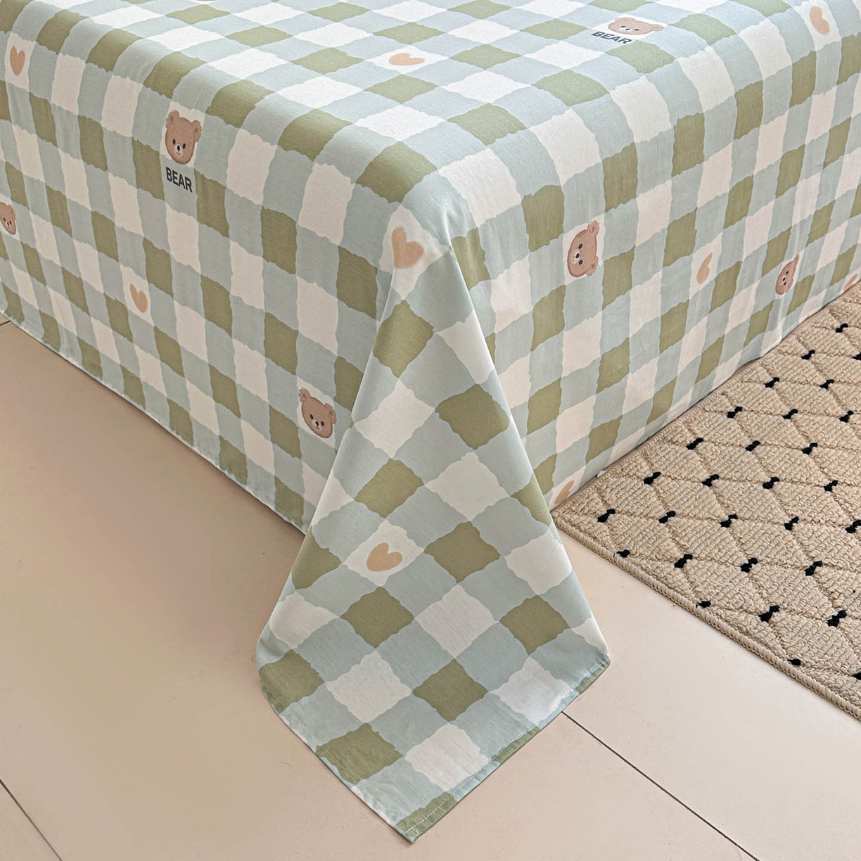 91家纺网 家纺一手货源 找家纺 涵宸家纺 2026新款亲肤舒适全棉印花单床单-68系列 总 床单-格子小熊