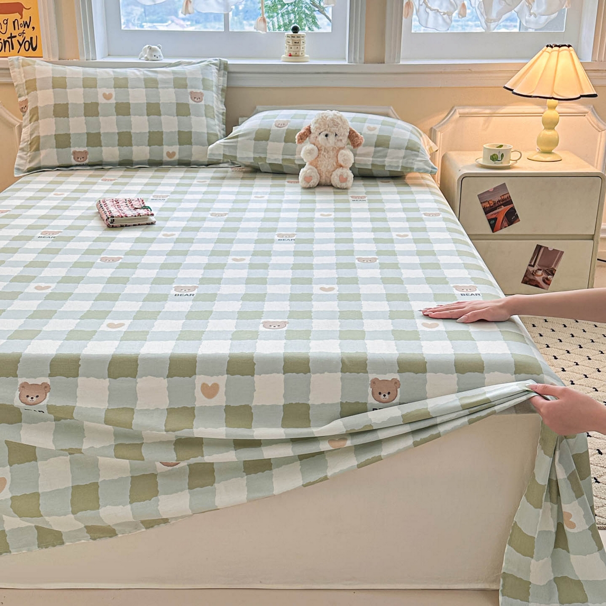 91家纺网 家纺一手货源 找家纺 涵宸家纺 2026新款亲肤舒适全棉印花单床单-68系列 总 床单-格子小熊