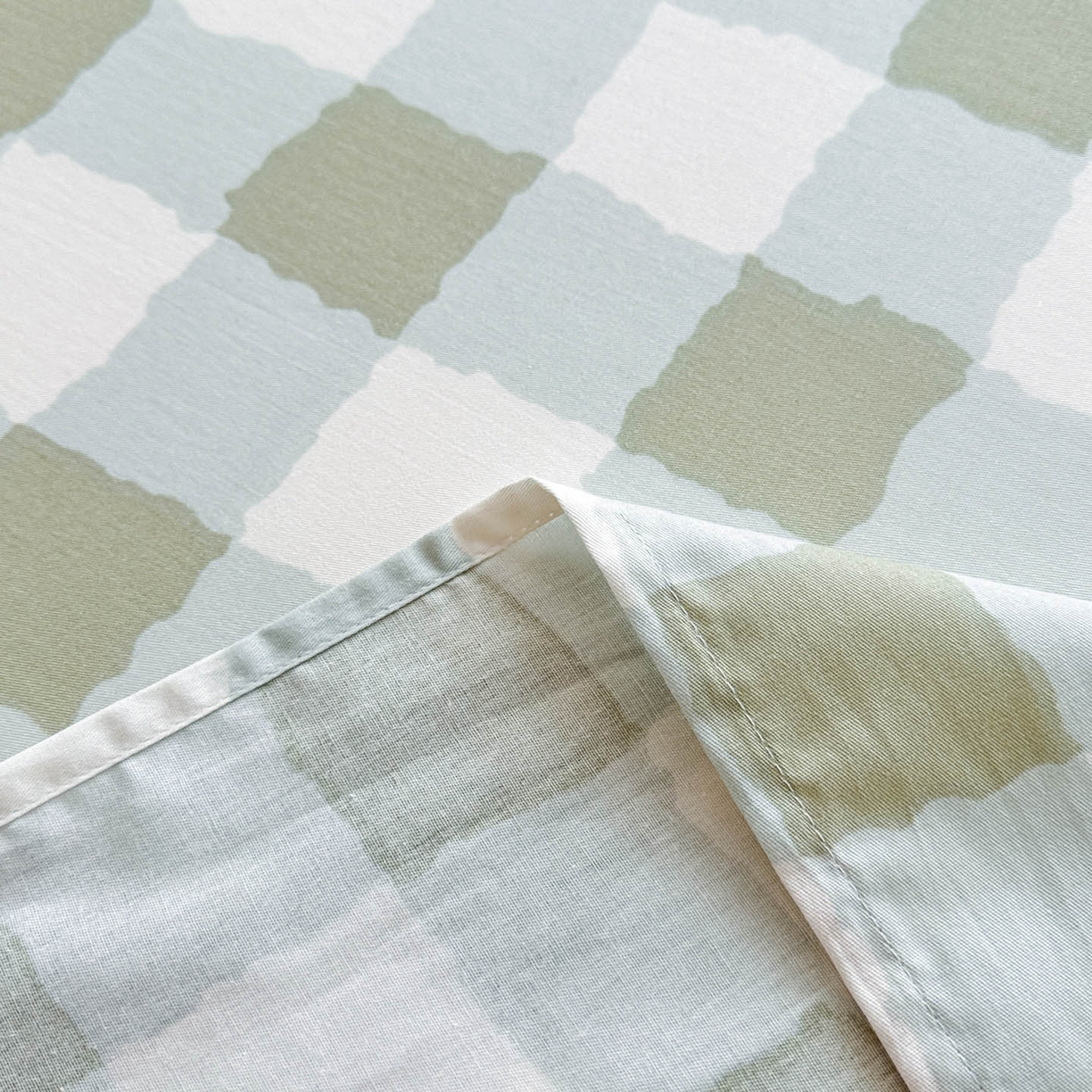 91家纺网 家纺一手货源 找家纺 涵宸家纺 2026新款亲肤舒适全棉印花单床单-68系列 总 床单-格子小熊