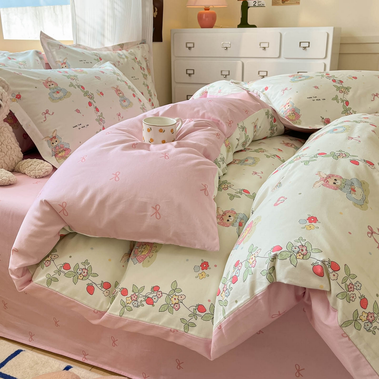 91家纺网 家纺一手货源 找家纺 涵宸家纺 2026新款亲肤舒适全棉印花单被套-68系列 总 A草莓小兔