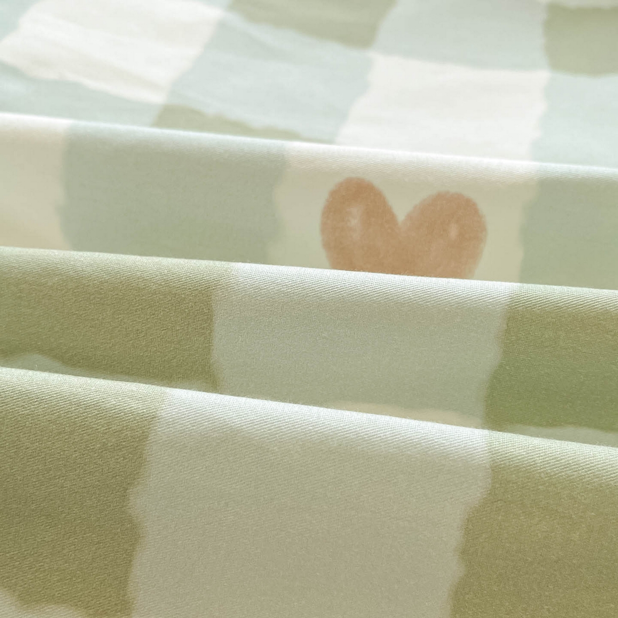 91家纺网 家纺一手货源 找家纺 涵宸家纺 2026新款亲肤舒适全棉印花单被套-68系列 总 A格子小熊