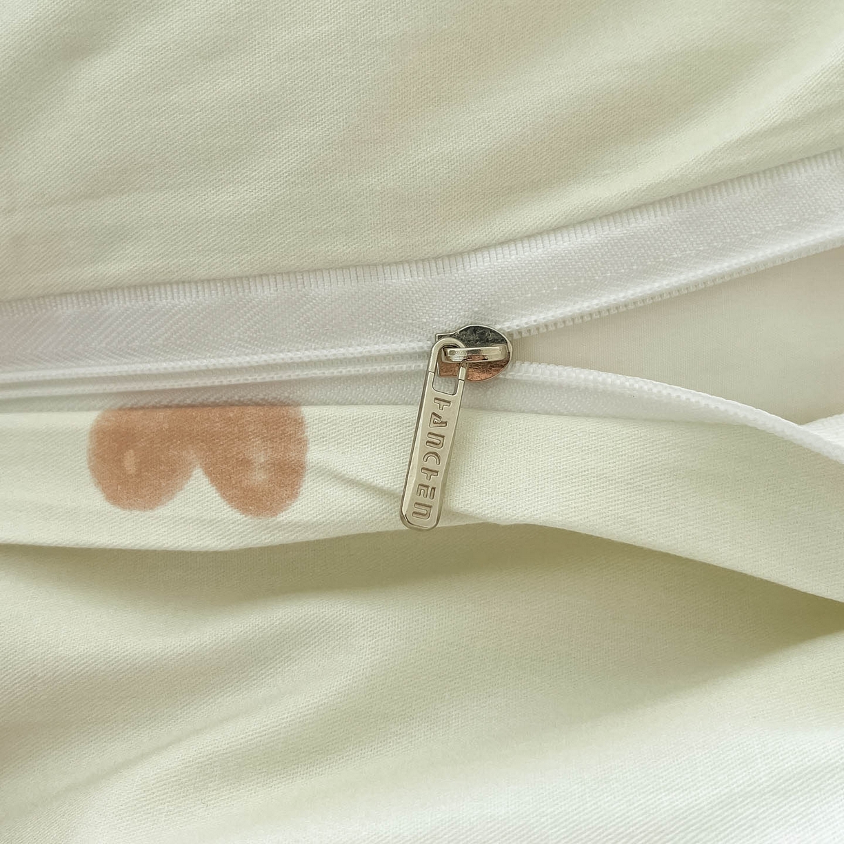 91家纺网 家纺一手货源 找家纺 涵宸家纺 2026新款亲肤舒适全棉印花单被套-68系列 总 A格子小熊