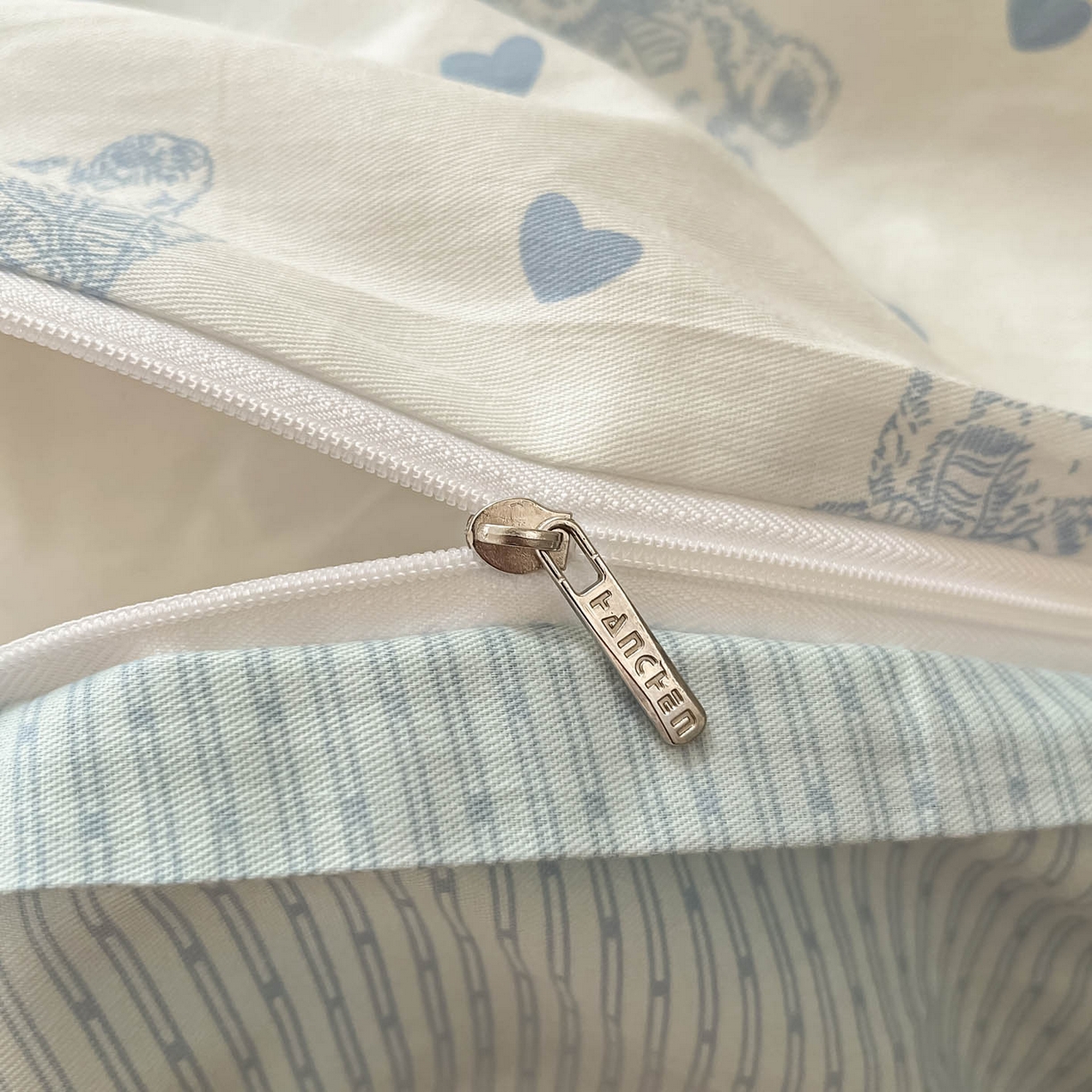 91家纺网 家纺一手货源 找家纺 涵宸家纺 2026新款亲肤舒适全棉印花单被套-68系列 总 B幸运熊