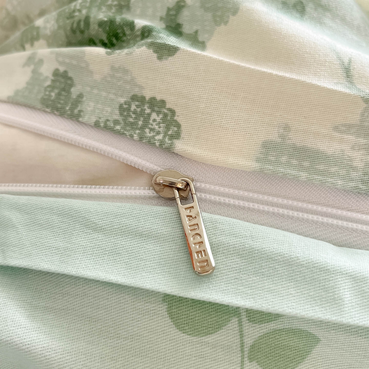 91家纺网 家纺一手货源 找家纺 涵宸家纺 2025新款亲肤舒适全棉印花四件套-68系列 总 F花涧-绿