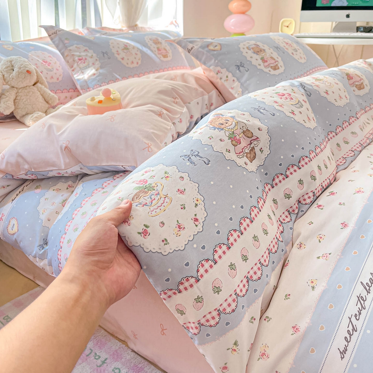 91家纺网 家纺一手货源 找家纺 涵宸家纺 2025新款亲肤舒适全棉印花四件套-68系列 总 A蛋糕小熊