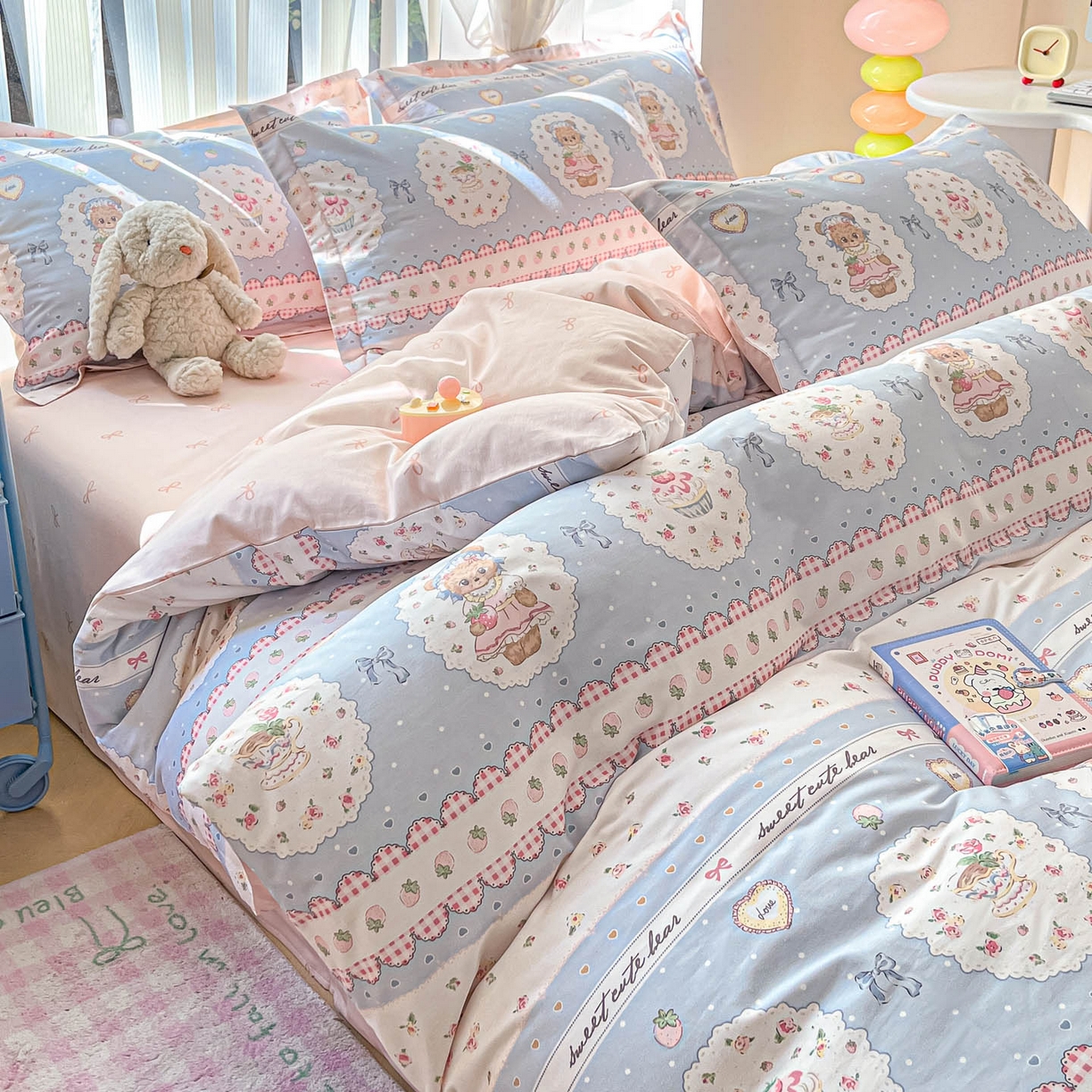 91家纺网 家纺一手货源 找家纺 涵宸家纺 2025新款亲肤舒适全棉印花四件套-68系列 总 A蛋糕小熊