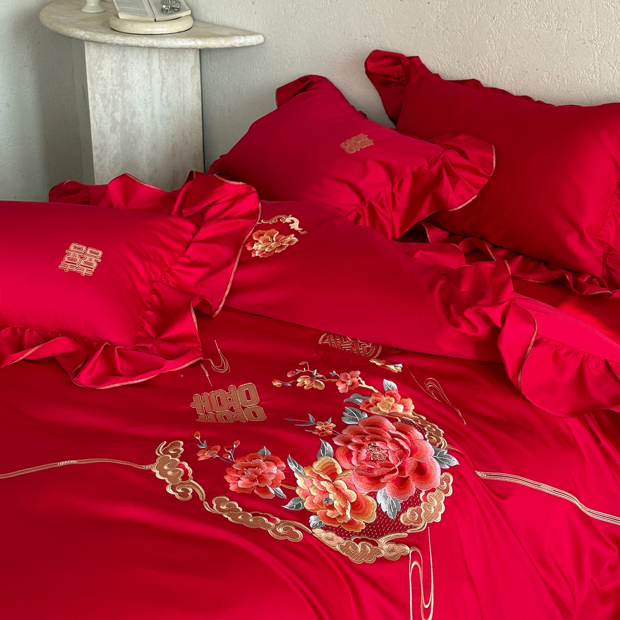 91家纺网 家纺一手货源 找家纺 （总）多乐娜 2026新款100s长绒棉纯棉百万针高精密刺绣婚庆四件套-囍悦传承 会员-20，控价：429/449元起（券后最低！）请勿低价销售！