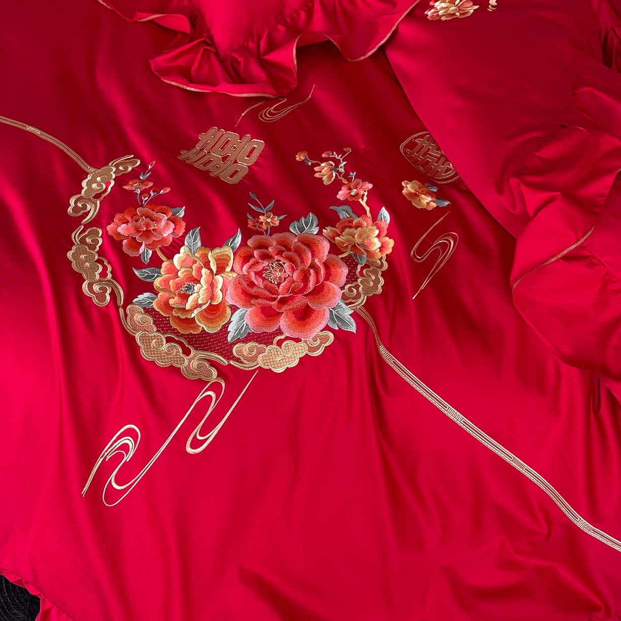 91家纺网 家纺一手货源 找家纺 （总）多乐娜 2026新款100s长绒棉纯棉百万针高精密刺绣婚庆四件套-囍悦传承 会员-20，控价：429/449元起（券后最低！）请勿低价销售！