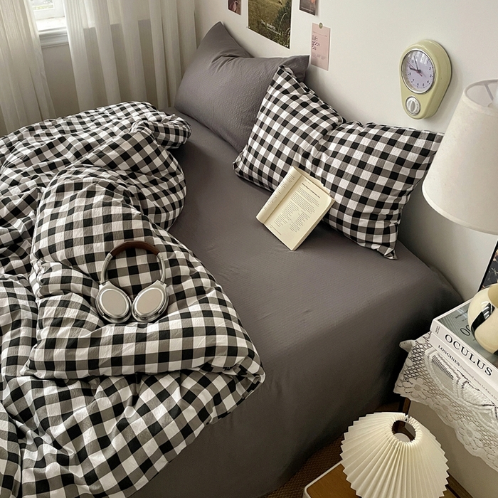 91家纺网 家纺一手货源 找家纺 海岛哥哥 2026新款双层纱格条系列四件套 奶油黑格