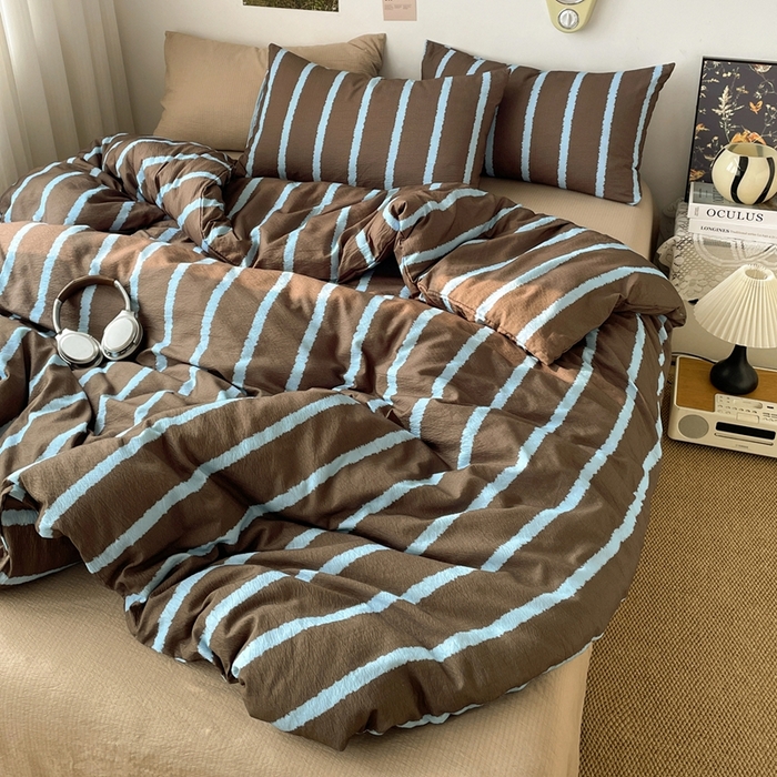 91家纺网 家纺一手货源 找家纺 海岛哥哥 2026新款双层纱格条系列四件套 奶油蓝棕条