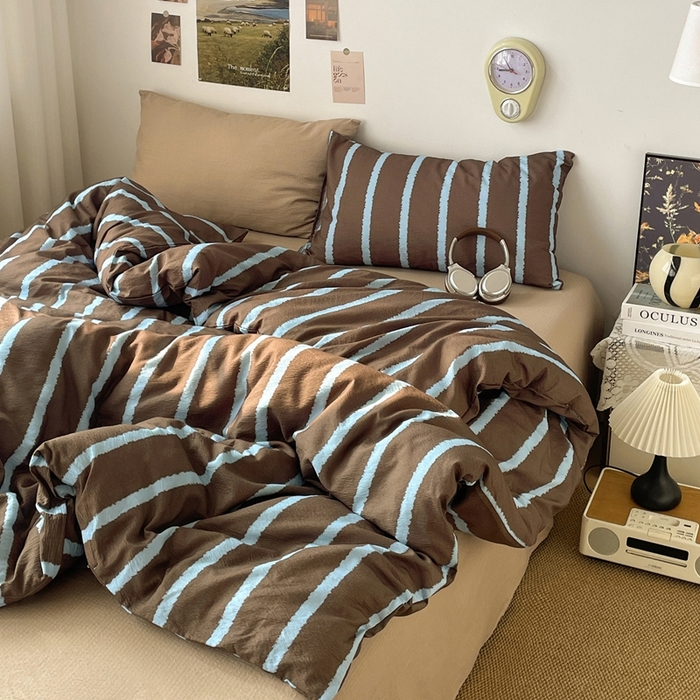 91家纺网 家纺一手货源 找家纺 海岛哥哥 2026新款双层纱格条系列四件套 奶油蓝棕条