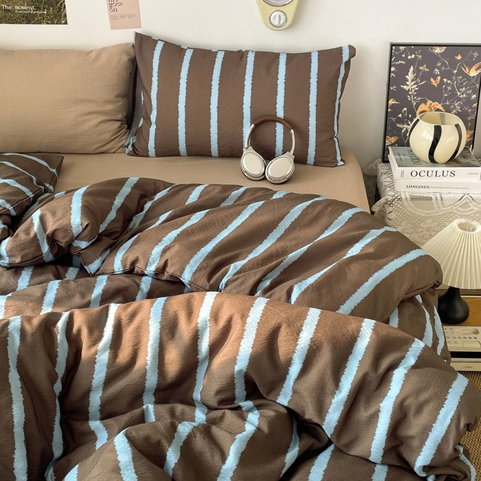 91家纺网 家纺一手货源 找家纺 海岛哥哥 2026新款双层纱格条系列四件套 奶油蓝棕条