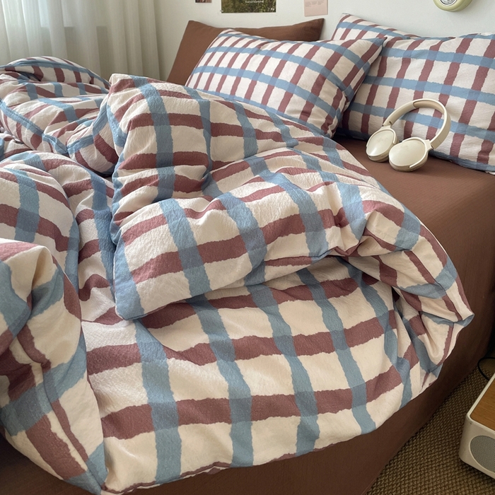 91家纺网 家纺一手货源 找家纺 海岛哥哥 2026新款双层纱格条系列四件套 奶油雾蓝咖格