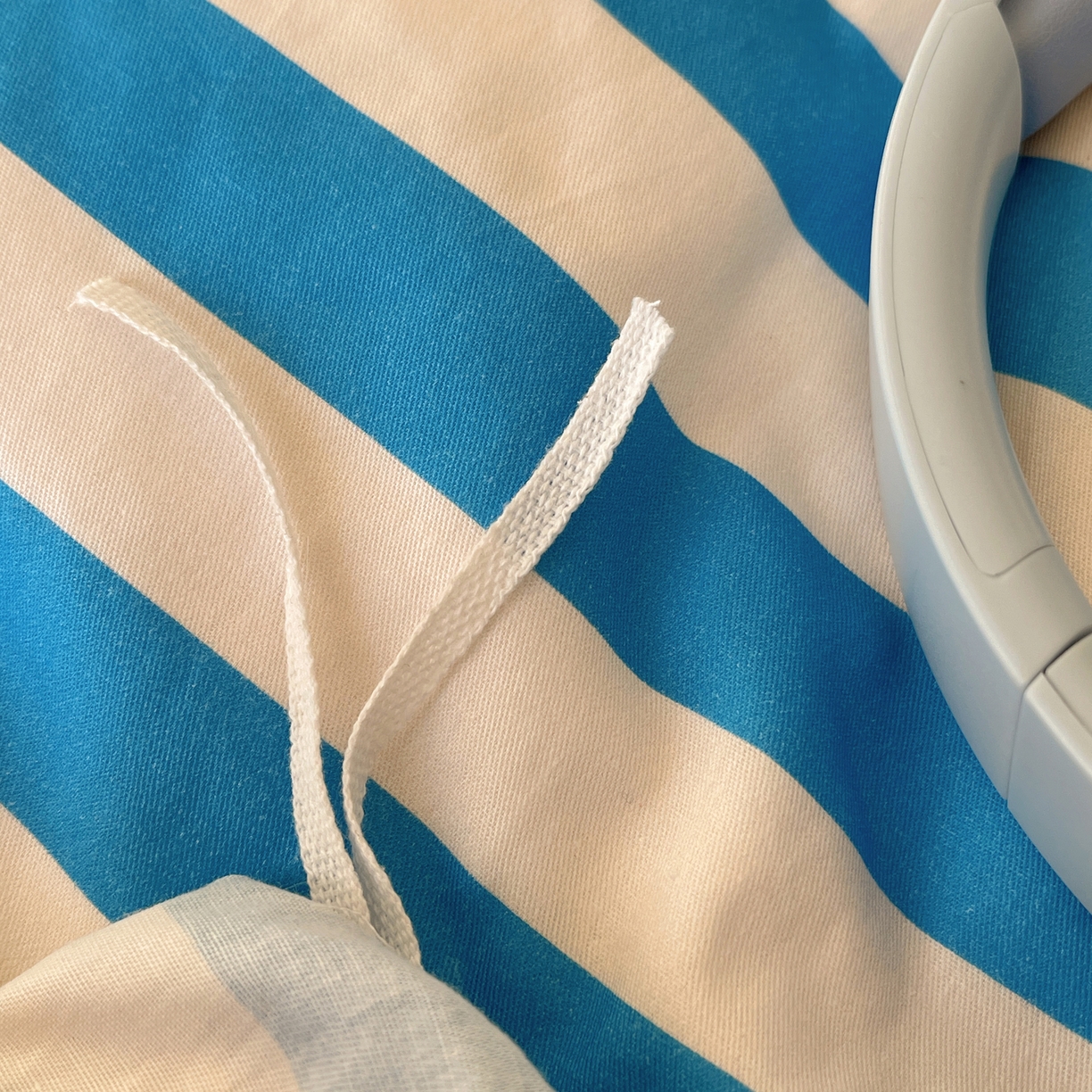 91家纺网 家纺一手货源 找家纺  轻奢坊 2026新年款水洗棉贴布绣四件套-旺福 发财马蓝条