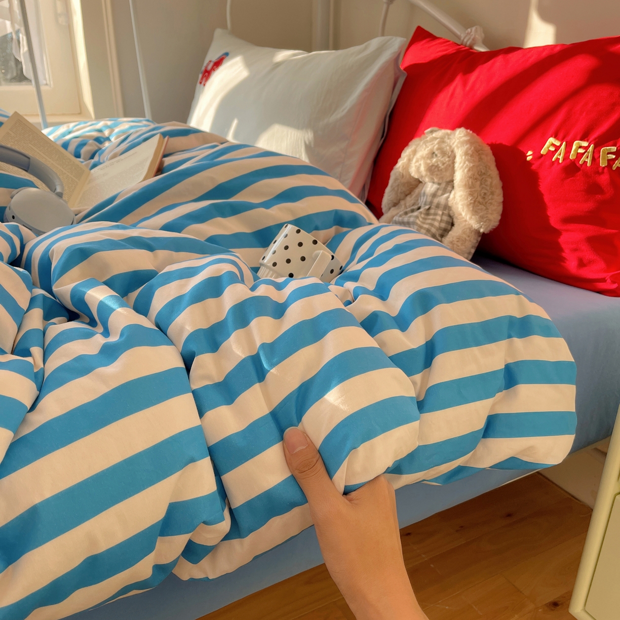 91家纺网 家纺一手货源 找家纺  轻奢坊 2026新年款水洗棉贴布绣四件套-旺福 发财马蓝条