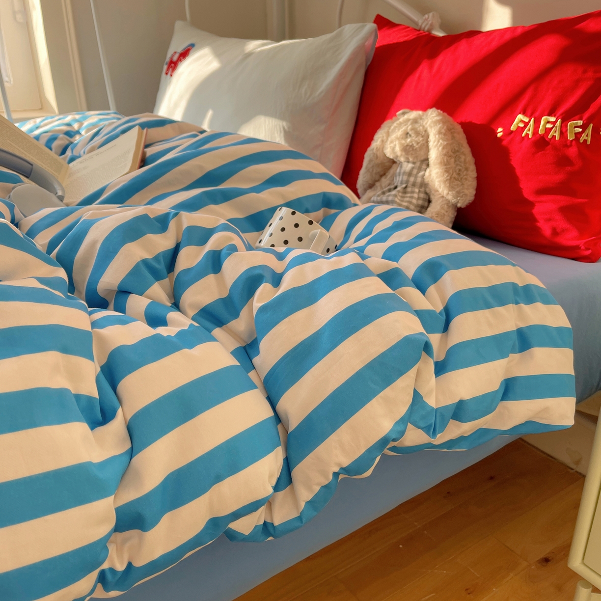 91家纺网 家纺一手货源 找家纺  轻奢坊 2026新年款水洗棉贴布绣四件套-旺福 发财马蓝条