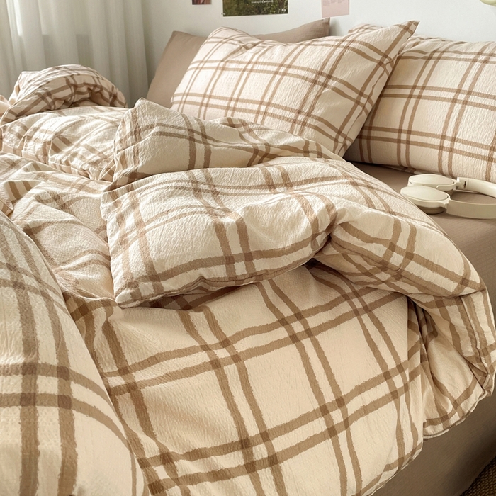 91家纺网 家纺一手货源 找家纺 港岛妹妹 2026新款双层纱格条系列四件套 简约浅咖格