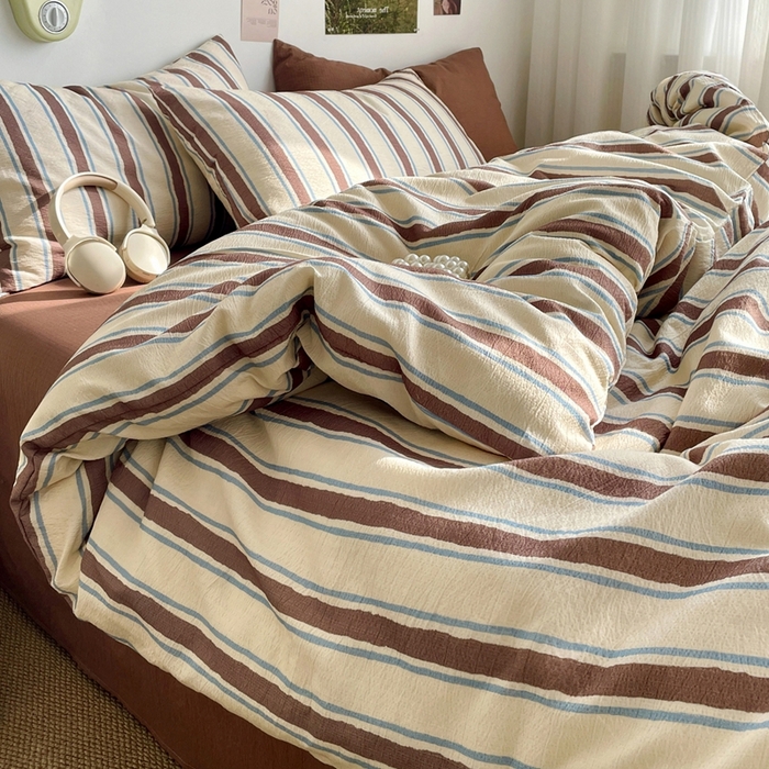 91家纺网 家纺一手货源 找家纺 港岛妹妹 2026新款双层纱格条系列四件套 简约英伦条