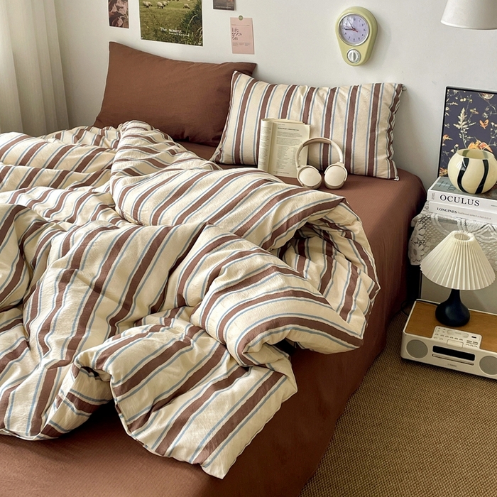 91家纺网 家纺一手货源 找家纺 港岛妹妹 2026新款双层纱格条系列四件套 简约英伦条