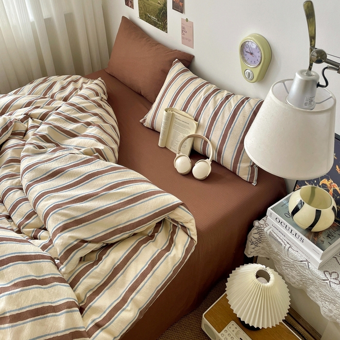 91家纺网 家纺一手货源 找家纺 港岛妹妹 2026新款双层纱格条系列四件套 简约英伦条