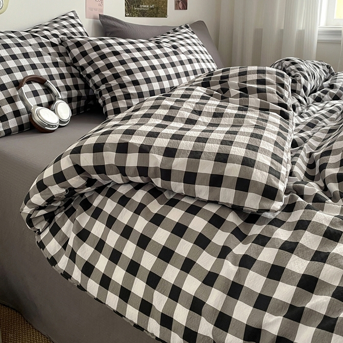 91家纺网 家纺一手货源 找家纺 港岛妹妹 2026新款双层纱格条系列四件套 奶油黑格