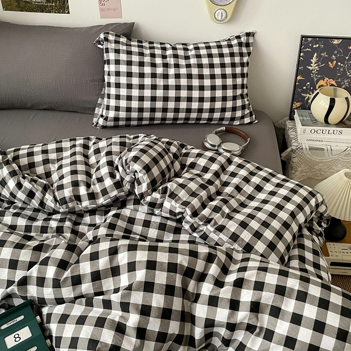 91家纺网 家纺一手货源 找家纺 港岛妹妹 2026新款双层纱格条系列四件套 奶油黑格