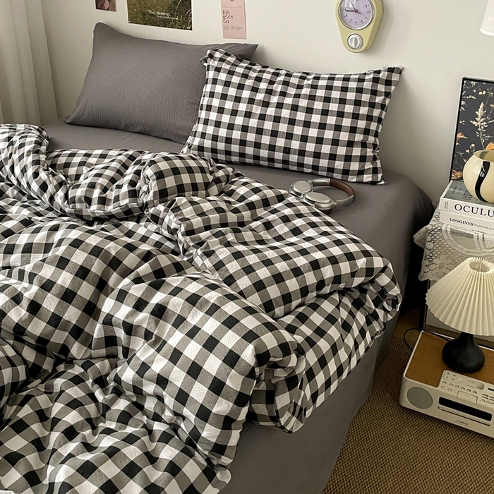 91家纺网 家纺一手货源 找家纺 港岛妹妹 2026新款双层纱格条系列四件套 奶油黑格