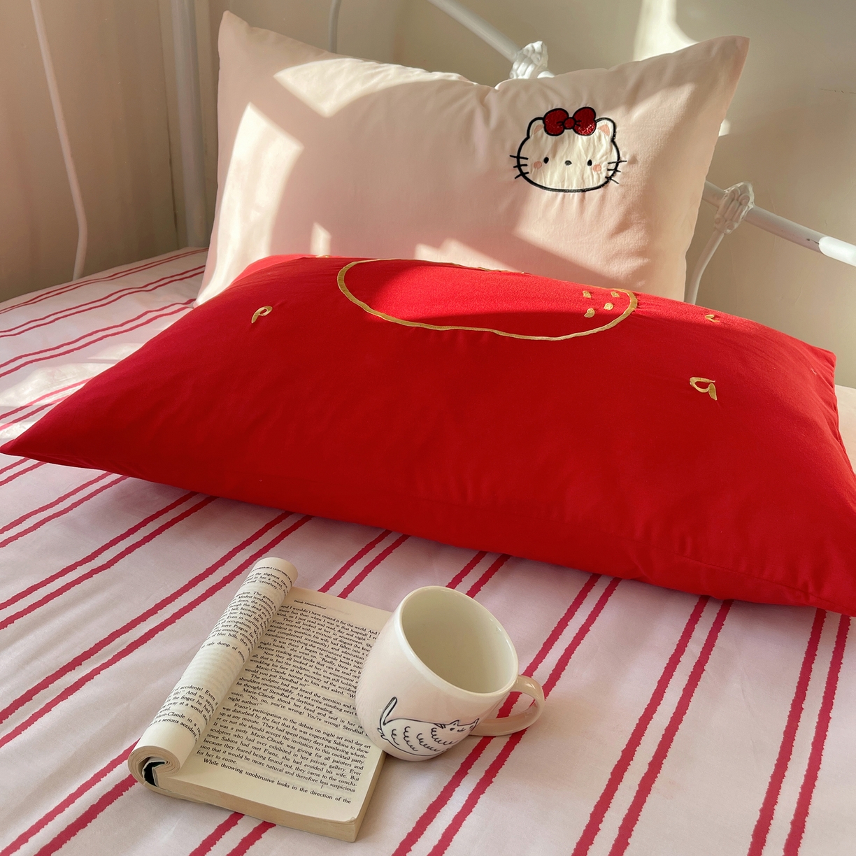 91家纺网 家纺一手货源 找家纺  轻奢坊 2026新年款水洗棉贴布绣四件套-旺福 福袋猫粉