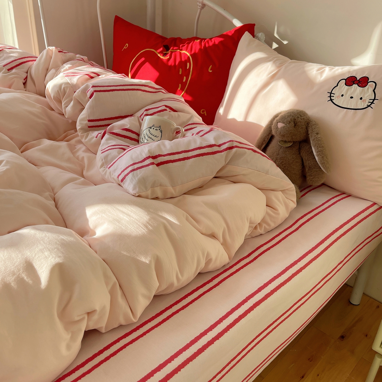 91家纺网 家纺一手货源 找家纺  轻奢坊 2026新年款水洗棉贴布绣四件套-旺福 福袋猫粉