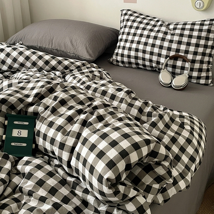 91家纺网 家纺一手货源 找家纺 港岛妹妹 2026新款双层纱格条系列四件套 奶油黑格