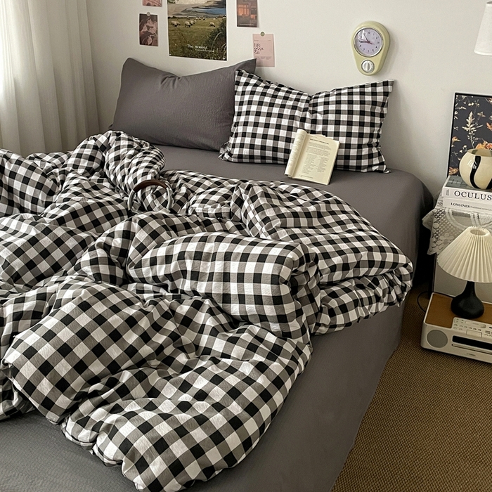 91家纺网 家纺一手货源 找家纺 港岛妹妹 2026新款双层纱格条系列四件套 奶油黑格